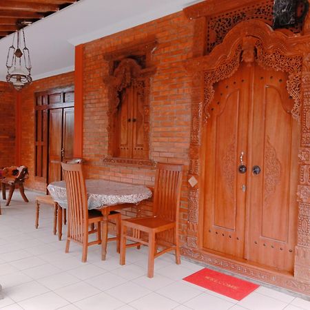 Hotel Rumah Ukhi Yogyakarta Exterior foto