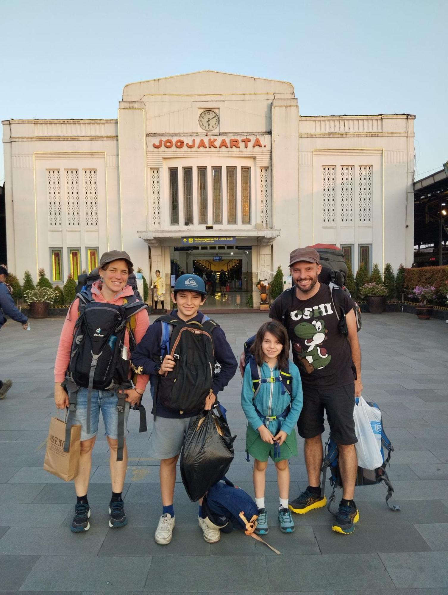 Hotel Rumah Ukhi Yogyakarta Exterior foto