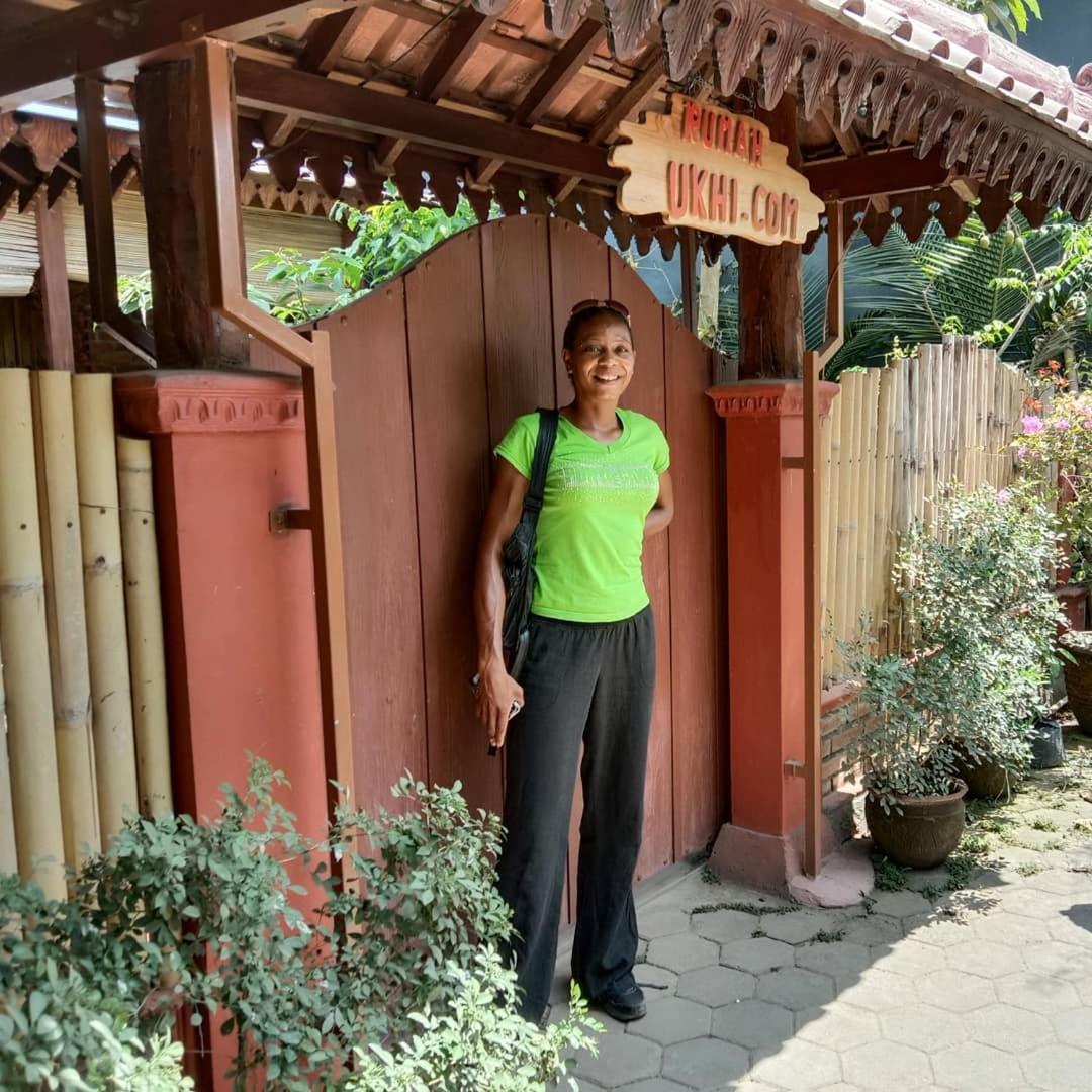 Rumah Ukhi Guest House Cebongan Exterior foto