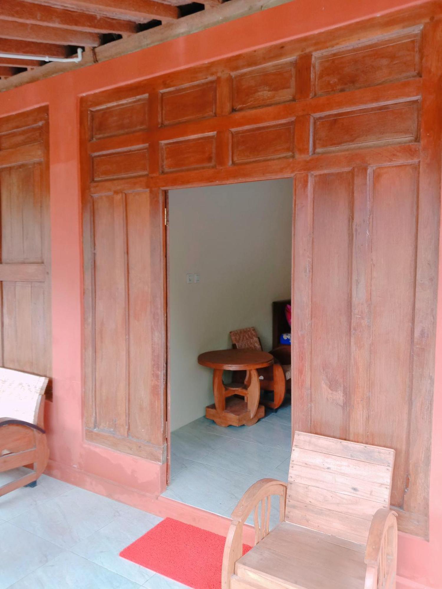 Hotel Rumah Ukhi Yogyakarta Exterior foto