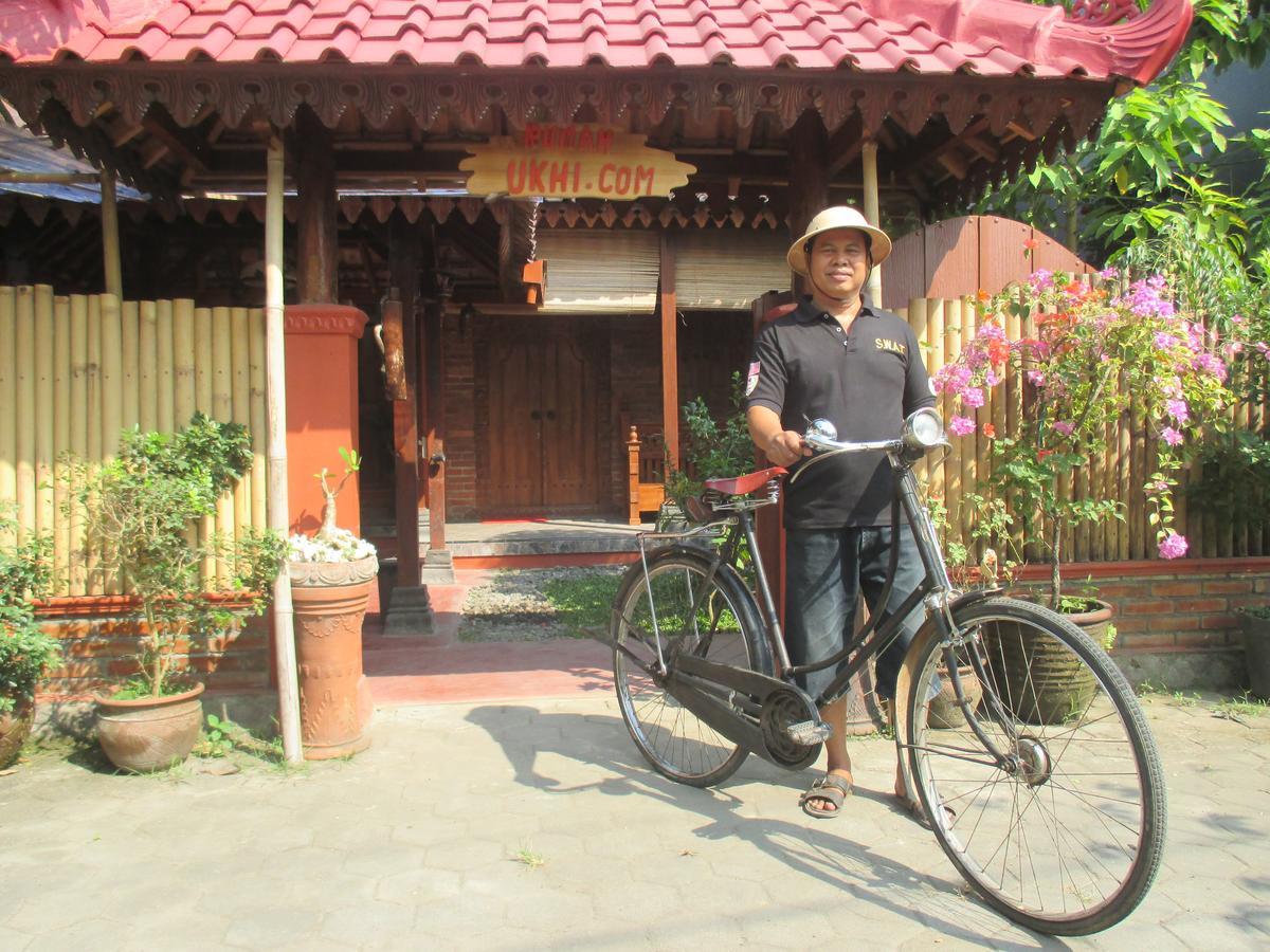 Rumah Ukhi Guest House Cebongan Exterior foto